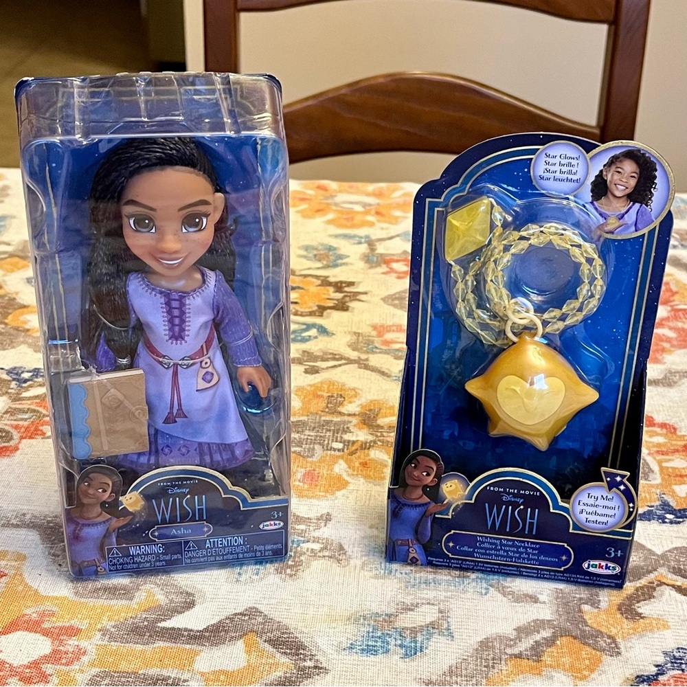 Disney Wish Asha Petite 6”Doll W/Secret Wishing Journal & Wishing Star Necklace